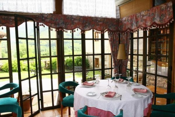 Hotel Posada Del Pas Ontaneda Kültér fotó